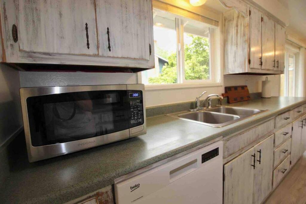 Cheerful 3 Bedroom On A Park 10 Miles From Eugene Creswell Esterno foto